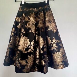 White House Black Market Elegant Black/Gold Jacquard Fabric Skirt